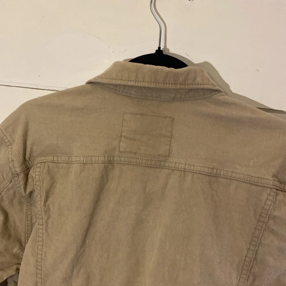 Old Navy Tan Corduroy Jacket. Size M. Button up with pockets.
